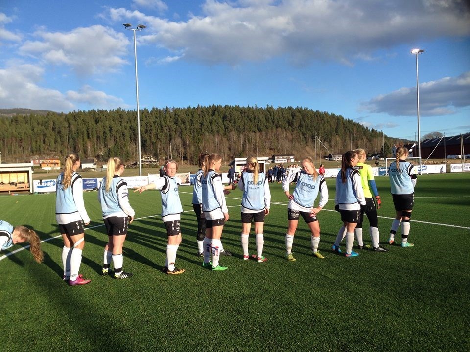 Modum FK - Hallingdal FK seriestart 16.04.15.jpg