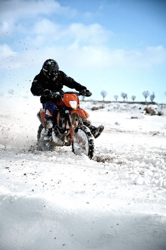 Winter_Motocross_2_by_cabin_pressure.jpg