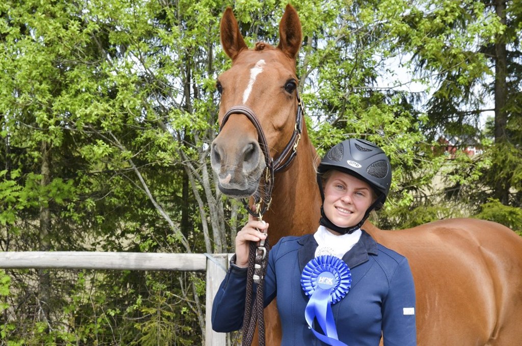NUMMER TRE: Vivi Marie Grini og Fødegårdens Sjarami ble nummer tre i klasse Lett B:hest.