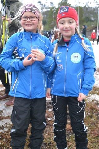 Sofie Njøten og Oddrun Hjelmeset Kirkeeide. Foto: Margunn Hjelmeset