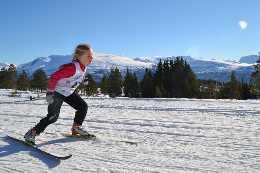 Oddrun Hjelmeset Kirkeeide deltok i klasse jenter  8 år. Foto: Margunn Hjelmeset