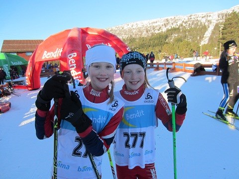 Emile Flo Stavik og Maren Hjelmeset Kirkeeide. Foto: Therese Dispen
